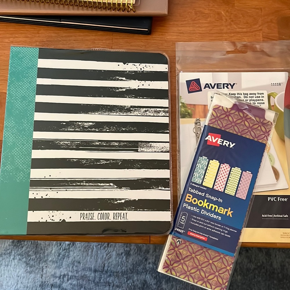 Illustrated Faith Praise book and accessories